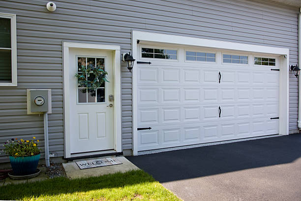24/7 Emergency Garage Door Panel Replacement experts in Jones County County, GA